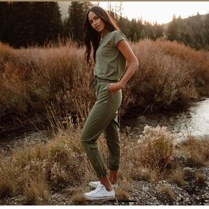 Albionfit Everyday Sage Green Sporty Jumpsuit Elastic Waist Hem Women’s Size XS